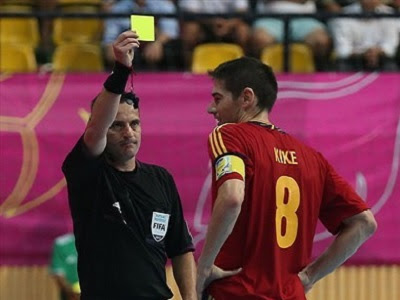 Yang termasuk komponen kesegaran jasmani adalah. Pelanggaran Dalam Sepak Bola Beserta Hukumannya Lengkap