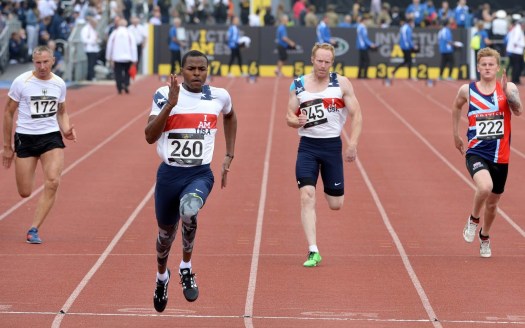 Lari jarak pendek atau sprint adalah semua jenis lari yang sejak start hingga finish dilakukan dengan kecepatan maksimal lari jarak . Pengertian dan Sejarah Lengkap Lari Jarak Pendek (Sprint