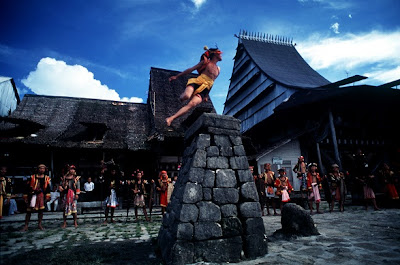 Secara umum pengertian kebugaran jasmani adalah kemampuan seseorang untuk. SONIA REGINA: MANUSIA DAN KEBUDAYAANMANUSIA DAN KEBUDAYAAN