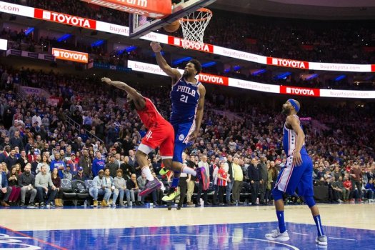 Tujuan menggiring bola tinggi dalam permainn bola basket adalah. Tugas Pokok Seorang Pemain Center Dalam Permainan Bola