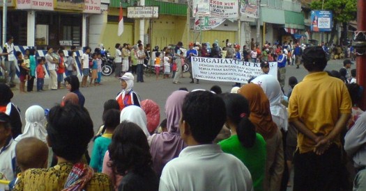 Jumlah penduduk terbesar terdapat di kabupaten bogor sebanyak 4.966.621 jiwa . 7 Provinsi Dengan Jumlah Penduduk Terbanyak Di Indonesia Negeri Pesona