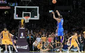 Inilah pertanyaan yang biasanya diajukan oleh atlet basket pemula.secara garis besar, lay up shoot adalah gerakan dasar melempar bola atau . Teknik Dasar Jump Shoot Lay Up Shot Rebound Dan Pivot Permainan Bola Basket Kelas 8 Media Pembelajaran Online Guru Spensaka Smpn1kalimanah