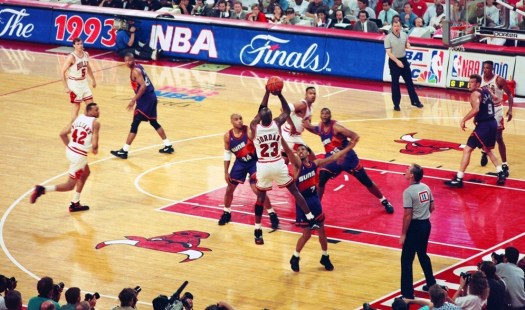 Efektif dalam permainan terbuka tetapi dapat terbukti sulit dilakukan . Mid Range Jumper Dalam Basket Teknik Menembak Kupas Tuntas Basketball