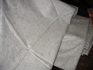 Seni rupa terapan merupakan hasil karya seni memiliki nilai estetika dan nilai guna. Kain Batik Termasuk Hasil Atau Karya Seni Rupa Terapan Sebab Berbagai Sebab