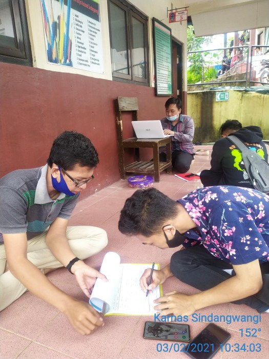 Yes, ____ to the headquarters of garuda. Easy English Soal Uas Genap