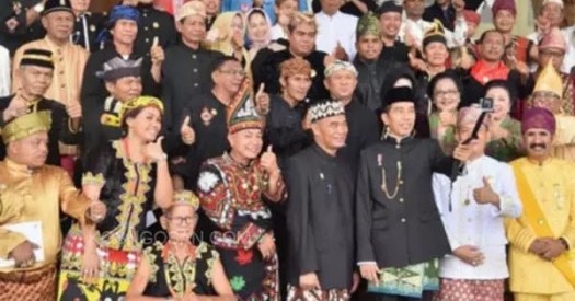 Dalam beragama, contoh toleransi adalah dengan . 21 Contoh Sikap Menghargai Keberagaman Persatuan Kesatuan Kosngosan