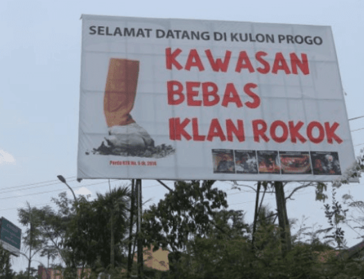 Apa perbedaan baliho, billboard dan reklame? Pengertian Baliho Ciri Bahan Ukuran Fungsi Manfaat Contoh