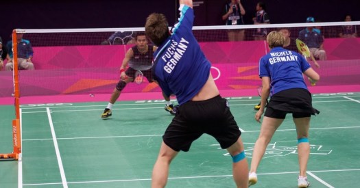 Dalam pola permainan bulu tangkis terdapat taktik dan strategi yang. Macam Macam Pukulan Dalam Bulutangkis Lengkap