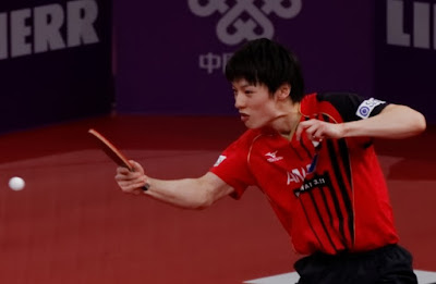 Olahraga tenis dibedakan menjadi dua, tenis yang dilakukan di lapangan, dan tenis meja. Teknik Blok Dalam Tenis Meja Yang Benar