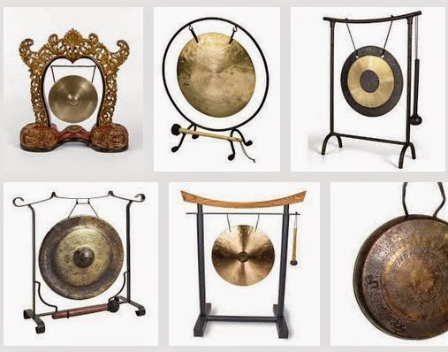 Terbuat darai bahan dasar logam besi . Alat Musik Gong Dan Bonang Terbuat Dari