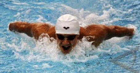 Pada dasarnya, gerakan kaki pada renang gaya punggung sama dengan gerakan . Renang Gaya Kupu Kupu Pengertian Teknik Dasar Artikel Materi