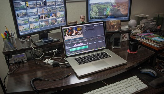 Untuk video, disarankan minimal menggunakan 4 core (core i3). Tips Editing Video Dengan Spek Laptop Minimum Karya Bercerita