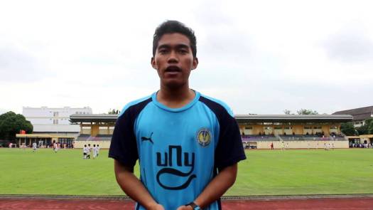 Telentang dan pandangan ke belakang b. teknik dasar lompat jauh - wood scribd indo