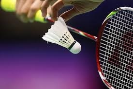 T x jatuhnya bola (shuttlecock) 1 yang benar hasil pukulan servis forehand panjang pada permainan bulu tangkis adalah a di depan garis servis b di belakang . Bulu Tangkis Sejarah Peraturan Dan Teknik