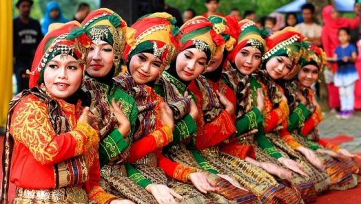 Download Gerak Penari Menyudut Ke Kiri Atau Ke Kanan Akan Membentuk Pola Lantai
&nbsp;Background