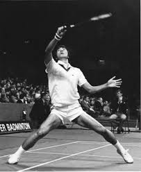 Lansung saja simak pembahasan di bawah ini…? Teknik Pukulan Dalam Permainan Bulutangkis Badminton Fadlimia Com