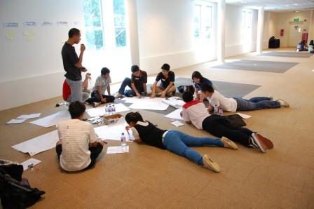 Definisi interaksi antara individu dengan kelompok yakni merupakan suatu proses interaksi sosial yang mana dilakukan oleh seseorang dengan suatu kelompok . 50 Soal Ips Bab Interaksi Sosial Jawabannya Pilgan Essay Muttaqin Id