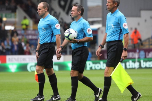 Download Jika Pemain Memegang Bola Diluar Kotak Penalti Maka Hukumannya Adalah
&nbsp;Background