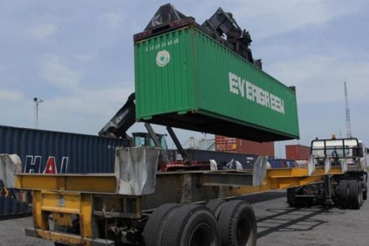 Download Aktivitas Menjual Barang Dari Dalam Negeri Ke Luar Negeri Disebut
&nbsp;Background