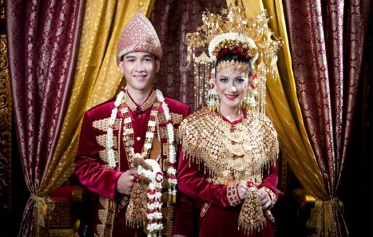 Hias pada karya seni rupa nusantara daerah setempat, dan (3) menampilkan sikap. Seni Budaya Nusantara Adalah